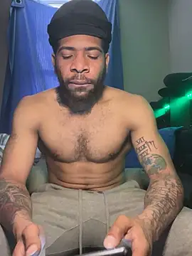 Snapshot of 1mistaGoodWood chatting on 04.08.26 1mistaGoodWood online show from 04.08.26