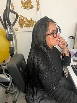 Snapshot of hotadhara01 chatting on 10.30.25 hotadhara01 online show from 10.30.25