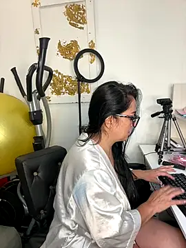 Snapshot of hotadhara01 chatting on 11.06.25 hotadhara01 online show from 11.06.25