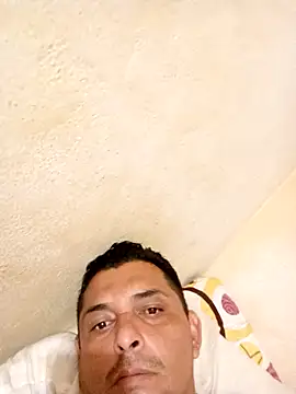 Snapshot of 125Delfin90 chatting on 10.24.25 125Delfin90 online show from 10.24.25