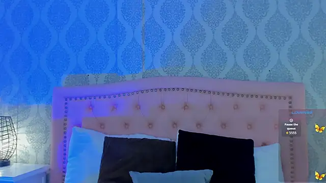 Snapshot of OnlyGia chatting on 09.22.25 OnlyGia online show from 09.22.25