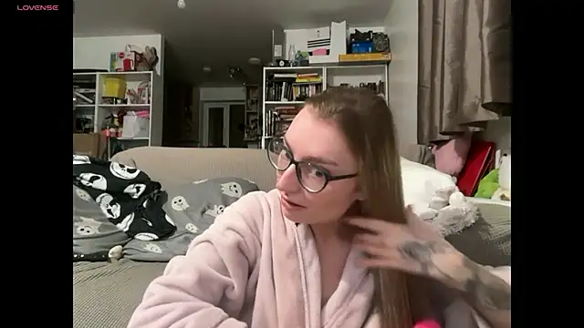 Snapshot of harleyblair chatting on 02.05.26 harleyblair online show from 02.05.26