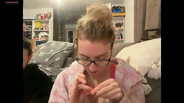 Snapshot of harleyblair chatting on 02.10.26 harleyblair online show from 02.10.26