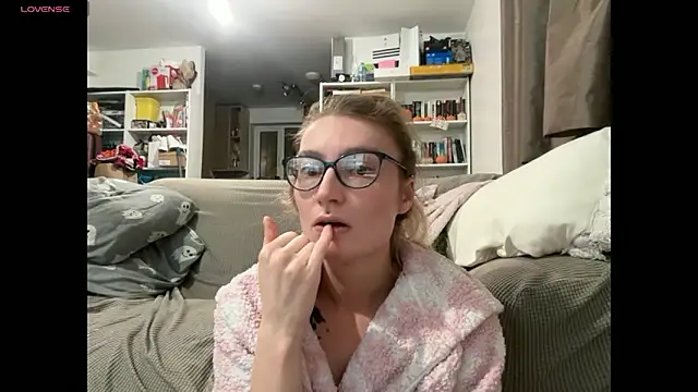 Snapshot of harleyblair chatting on 02.11.26 harleyblair online show from 02.11.26