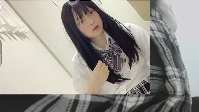 Mia032 online show from 10.12.25