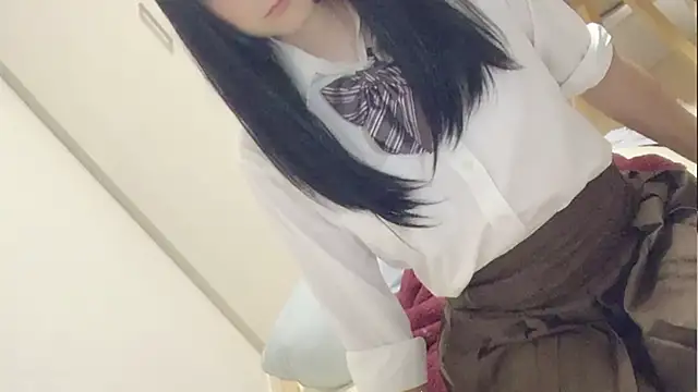 Mia032 online show from 10.17.25