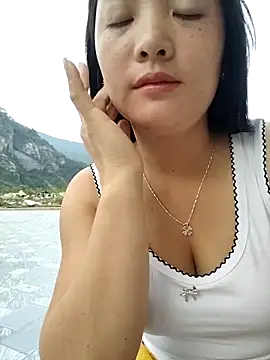 Snapshot of asian_2k chatting on 10.27.25 asian 2k online show from 10.27.25