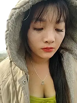 Snapshot of asian_2k chatting on 12.17.25 asian 2k online show from 12.17.25