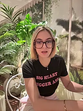 zoeypink online show from 02.12.26