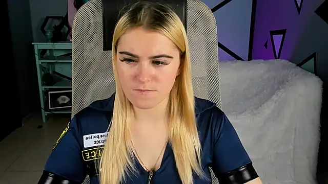 Snapshot of Stef_Nicks chatting on 10.14.25 Stef Nicks online show from 10.14.25