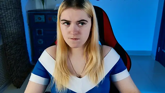 Snapshot of Stef_Nicks chatting on 10.23.25 Stef Nicks online show from 10.23.25