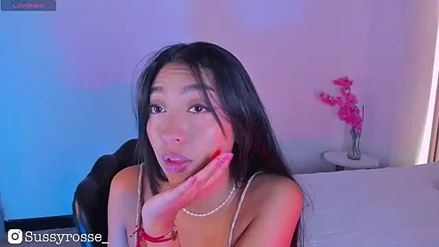 Snapshot of Sussyrosse_ chatting on 10.05.25 Sussyrosse online show from 10.05.25