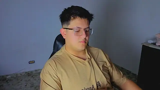 Snapshot of Ryan_Doretti chatting on 10.13.25 Ryan Doretti online show from 10.13.25