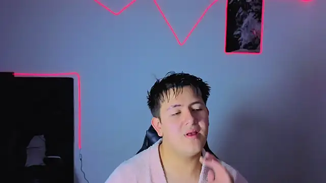 Snapshot of Ryan_Doretti chatting on 11.04.25 Ryan Doretti online show from 11.04.25