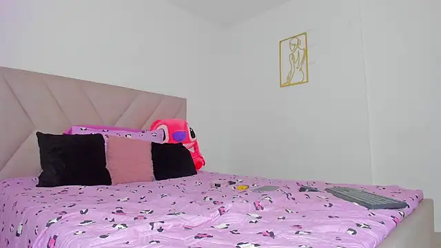 emy colee  online show from 10.11.25