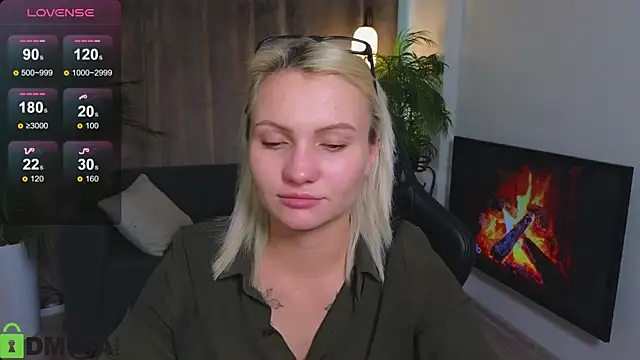 Cameronlovely  online show from 10.22.25