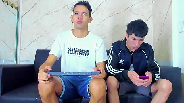 Snapshot of jeremytonner chatting on 10.05.25 jeremytonner online show from 10.05.25