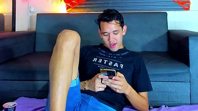 Snapshot of jeremytonner chatting on 10.26.25 jeremytonner online show from 10.26.25