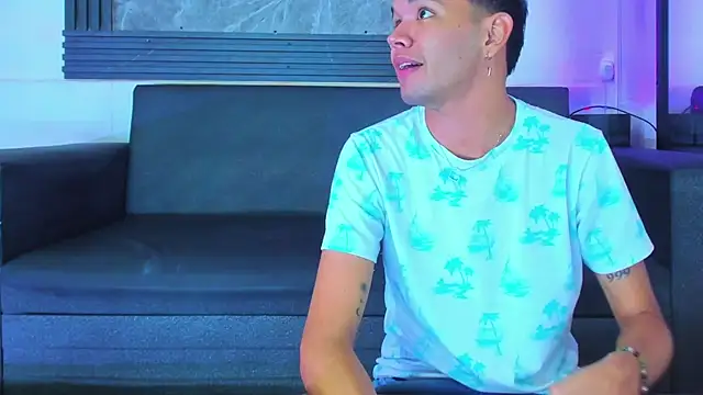 Snapshot of jeremytonner chatting on 11.03.25 jeremytonner online show from 11.03.25