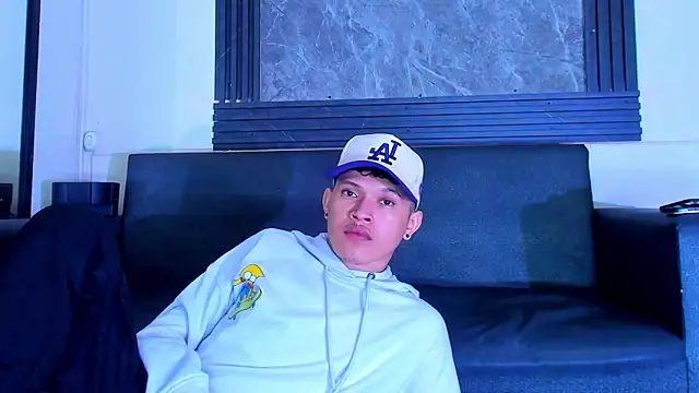 Snapshot of jeremytonner chatting on 11.11.25 jeremytonner online show from 11.11.25