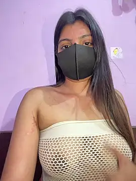 Snapshot of _01ruhi chatting on 10.15.25 01ruhi online show from 10.15.25