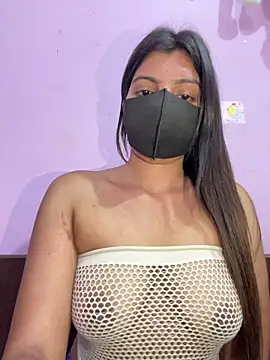 Snapshot of _01ruhi chatting on 10.18.25 01ruhi online show from 10.18.25