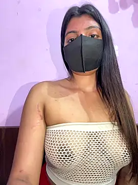 Snapshot of _01ruhi chatting on 10.28.25 01ruhi online show from 10.28.25