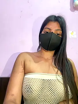 Snapshot of _01ruhi chatting on 11.10.25 01ruhi online show from 11.10.25