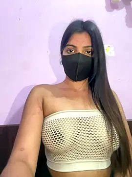 Snapshot of _01ruhi chatting on 11.13.25 01ruhi online show from 11.13.25