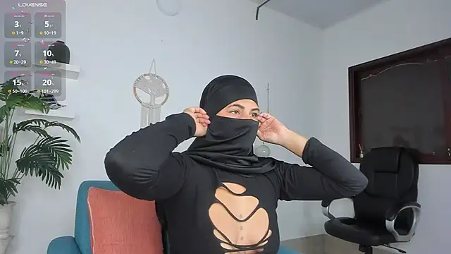 Snapshot of zali_mahamed chatting on 09.19.25 zali mahamed online show from 09.19.25