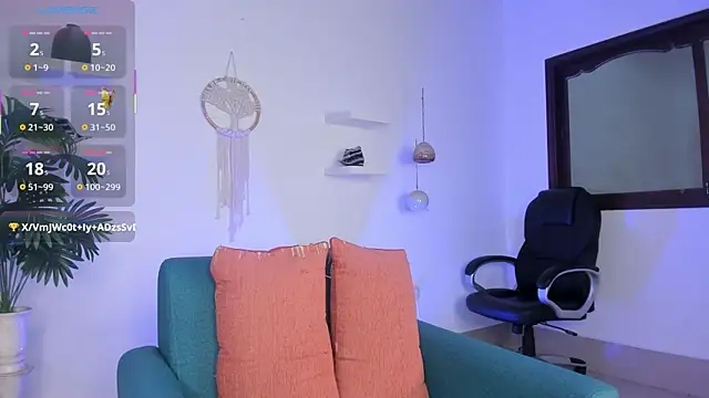 Snapshot of zali_mahamed chatting on 09.30.25 zali mahamed online show from 09.30.25