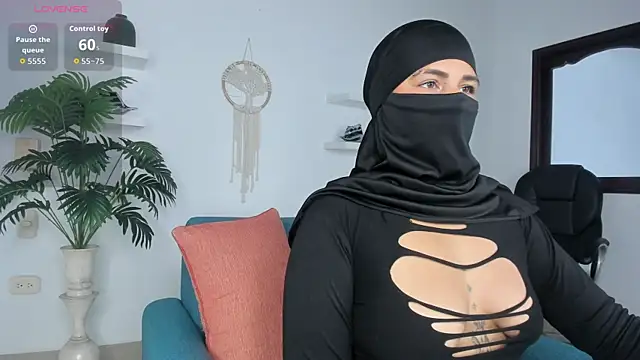 Snapshot of zali_mahamed chatting on 10.10.25 zali mahamed online show from 10.10.25