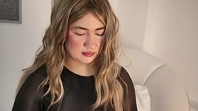 Madii smith online show from 10.12.25