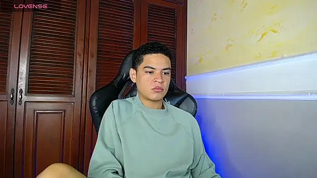 Snapshot of edy_play chatting on 10.09.25 edy play online show from 10.09.25