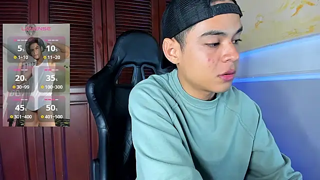 Snapshot of edy_play chatting on 10.13.25 edy play online show from 10.13.25