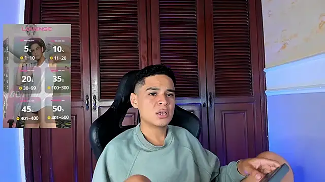 Snapshot of edy_play chatting on 10.19.25 edy play online show from 10.19.25