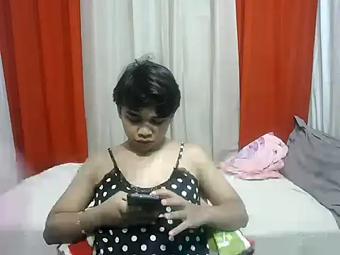 Snapshot of pinaymorena_zeinab chatting on 07.14.26 pinaymorena zeinab online show from 07.14.26