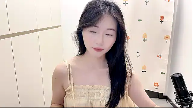 Snapshot of Rosalind_xixi chatting on 09.11.25 Rosalind xixi online show from 09.11.25