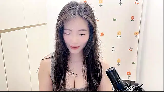 Snapshot of Rosalind_xixi chatting on 09.25.25 Rosalind xixi online show from 09.25.25