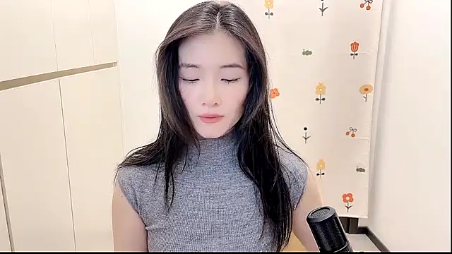 Snapshot of Rosalind_xixi chatting on 10.02.25 Rosalind xixi online show from 10.02.25