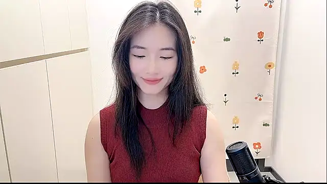 Snapshot of Rosalind_xixi chatting on 10.04.25 Rosalind xixi online show from 10.04.25