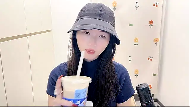 Snapshot of Rosalind_xixi chatting on 10.07.25 Rosalind xixi online show from 10.07.25