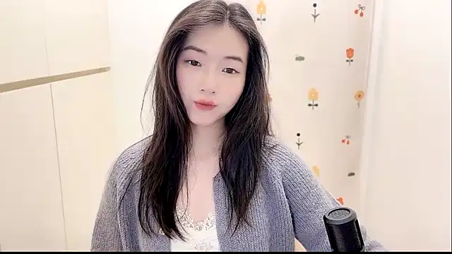 Snapshot of Rosalind_xixi chatting on 10.15.25 Rosalind xixi online show from 10.15.25