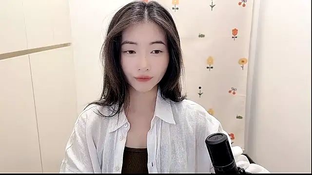Snapshot of Rosalind_xixi chatting on 10.16.25 Rosalind xixi online show from 10.16.25