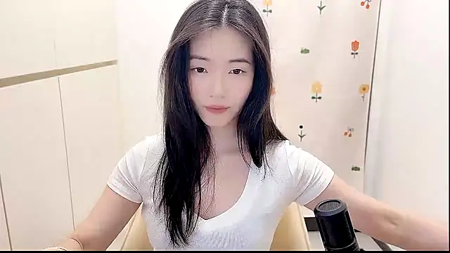 Snapshot of Rosalind_xixi chatting on 10.17.25 Rosalind xixi online show from 10.17.25