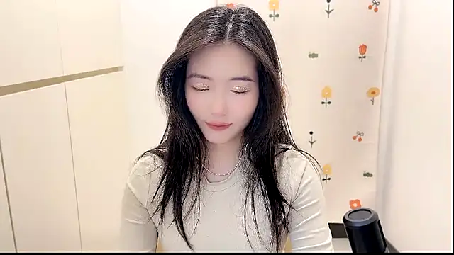 Snapshot of Rosalind_xixi chatting on 10.23.25 Rosalind xixi online show from 10.23.25