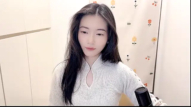 Snapshot of Rosalind_xixi chatting on 10.30.25 Rosalind xixi online show from 10.30.25