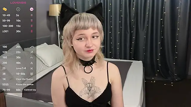 Tori Cutie online show from 11.19.25