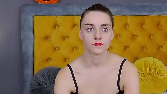 Jessica White  online show from 11.05.25