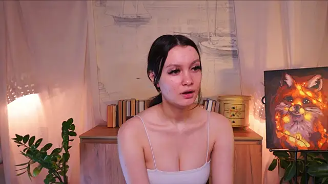 Snapshot of EvaDowe chatting on 09.28.25 EvaDowe online show from 09.28.25